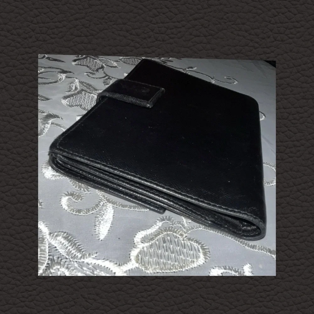 Prada Black Saffiano Leather Wallet Clutch - Picture 4 of 10
